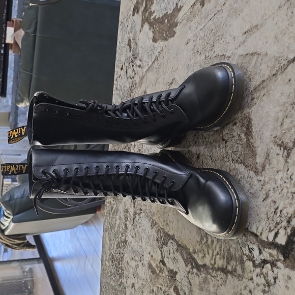 Doc Marten 1914 Men's Boots - Picture 1 of 9